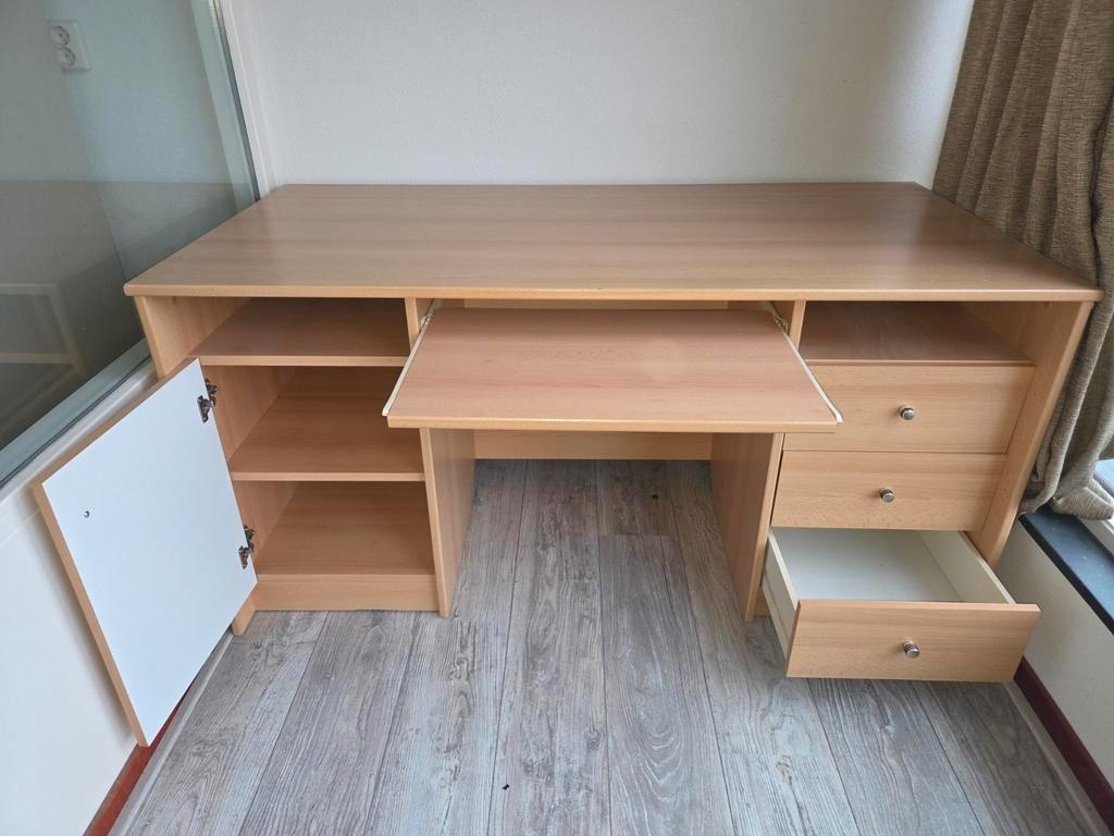 Gratis af te halen Houten bureau