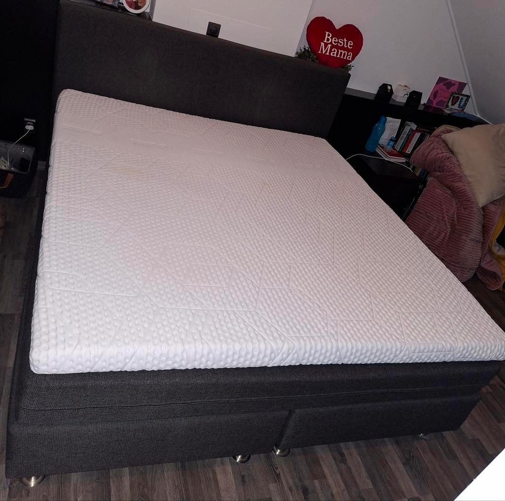 Boxspring met hoofdbord 180x200