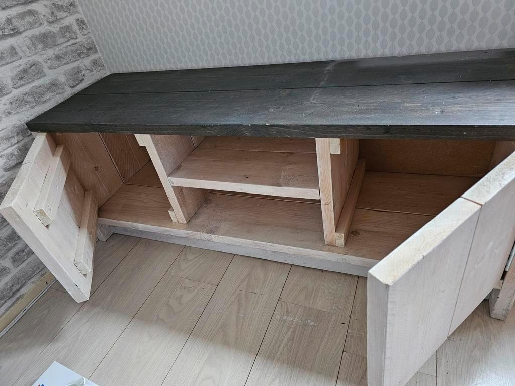 Houten TV meubel / Dressoir
