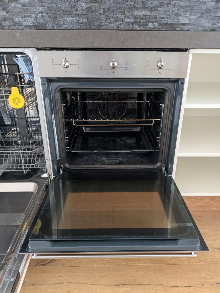 Gratis houten keuken (Smeg) – zelf demonteren & afhalen