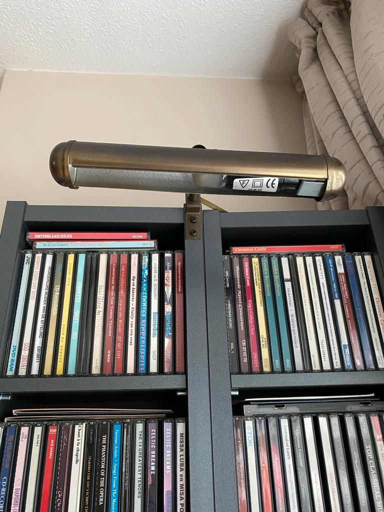 Hoge CD Rek met Lamp