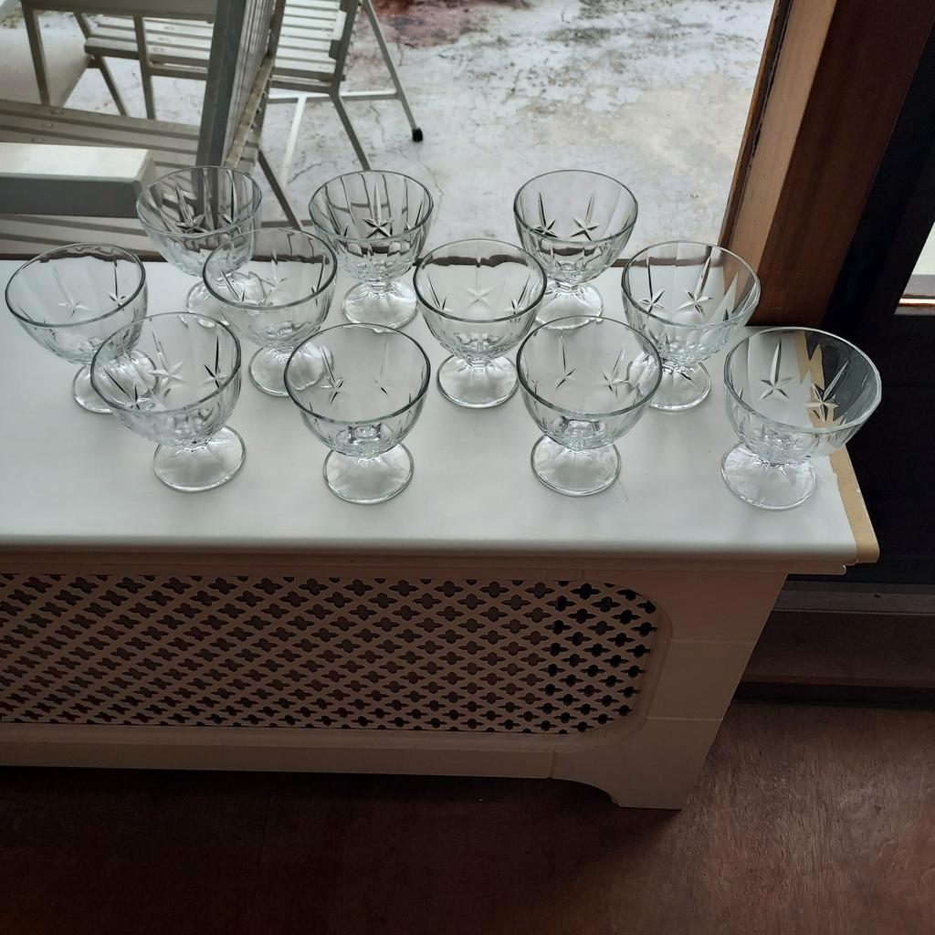 11 Vintage IJscoupes / Dessertglazen