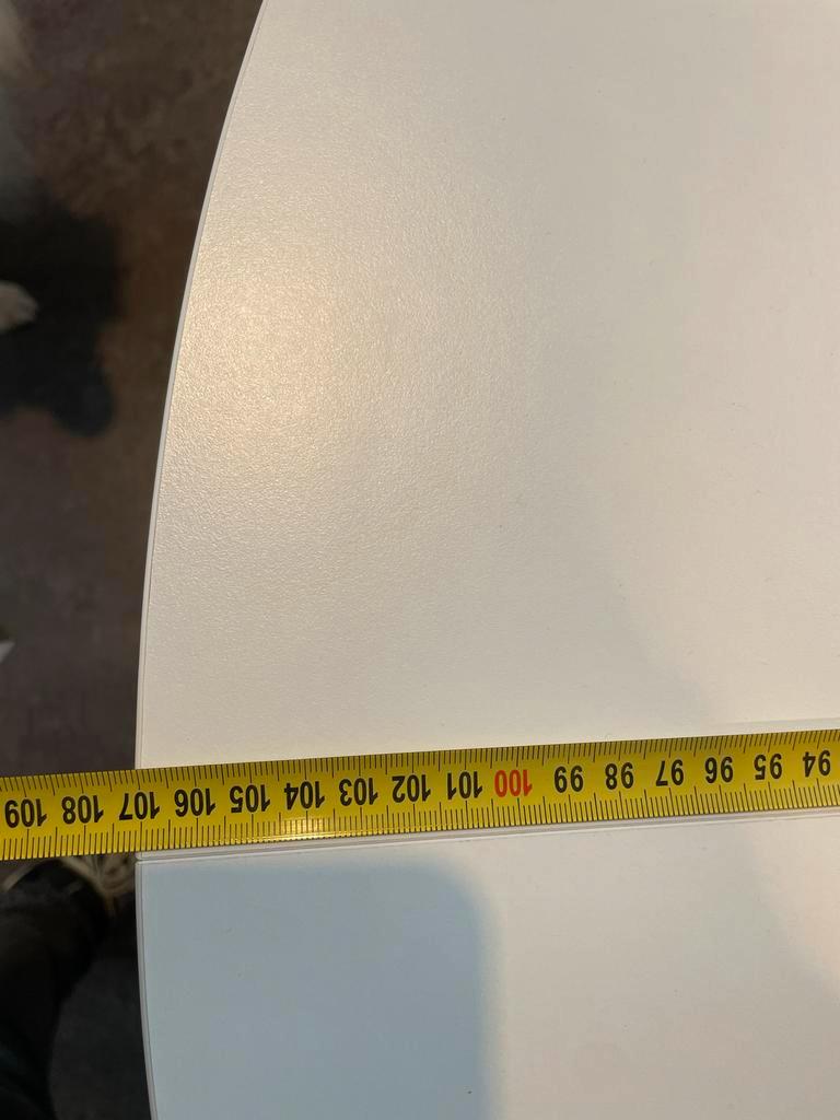 Ronde witte IKEA tafel - 107cm diameter