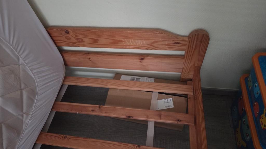 Gratis bed met of zonder matras. 90-200