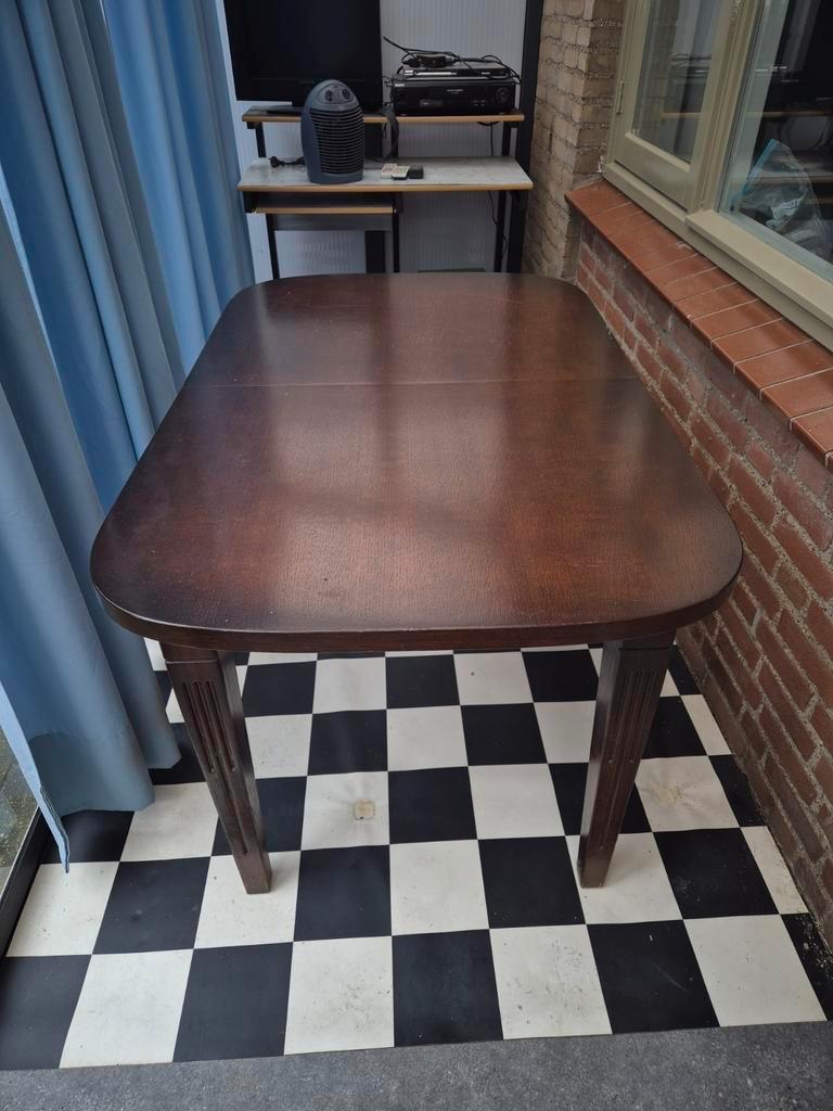 Koloniale Buffetkast met Glasdeuren + uitschuifbare tafel