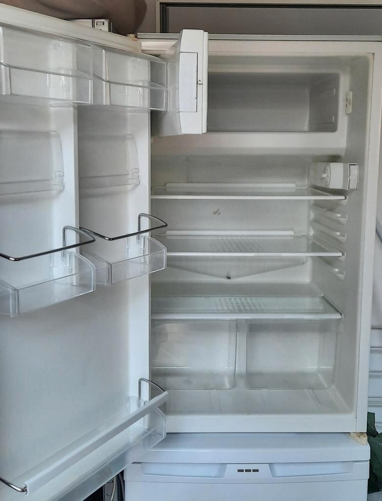 Koelkast , ook geschikt als inbouw. Gratis af te halen.