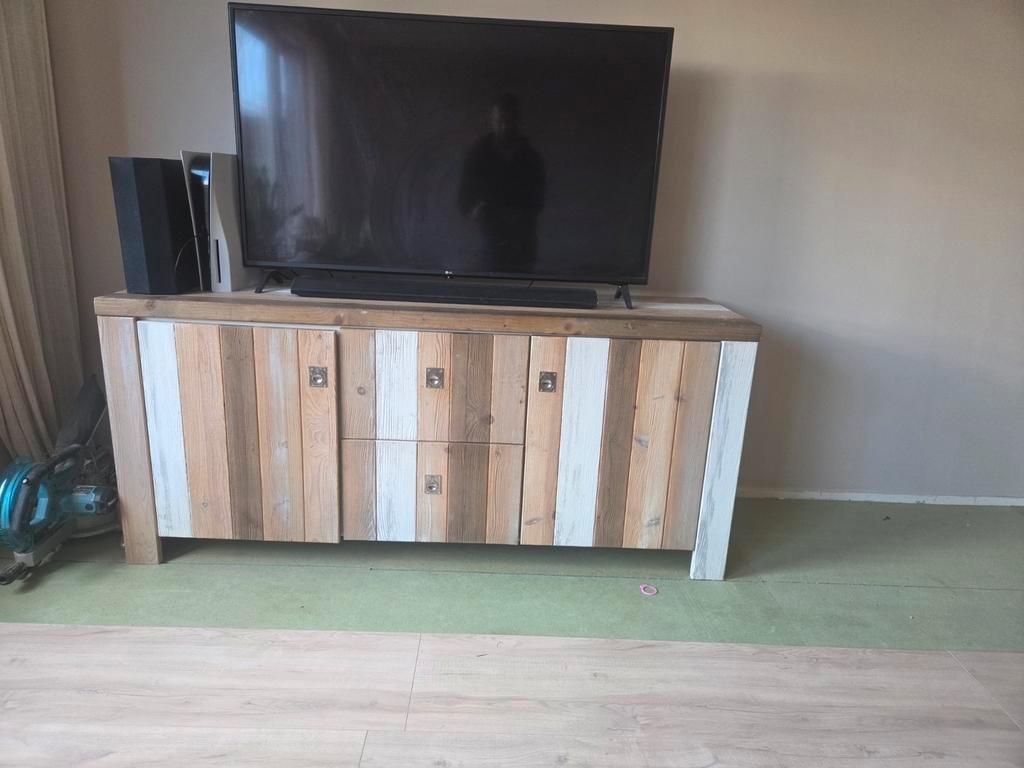 Massief houten TV meubel - Gratis ophalen!
