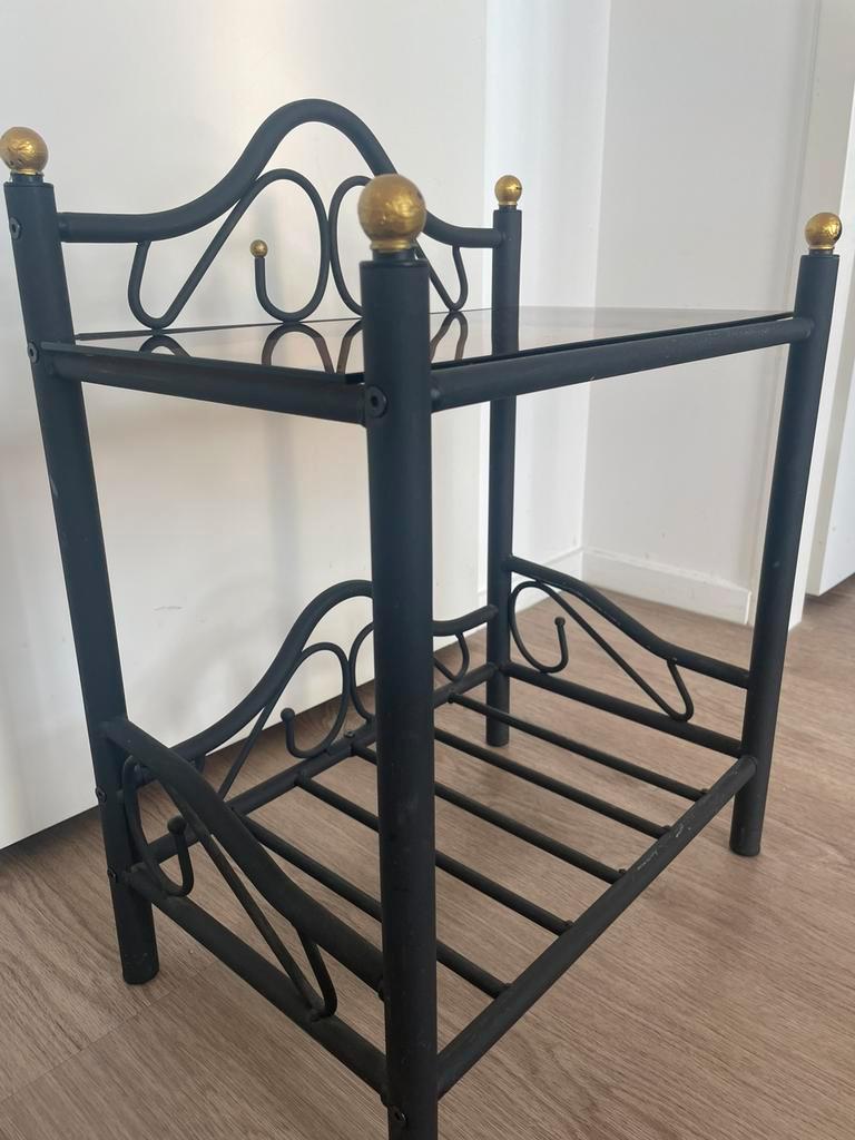 Gratis Nachtkastje weg te geven!