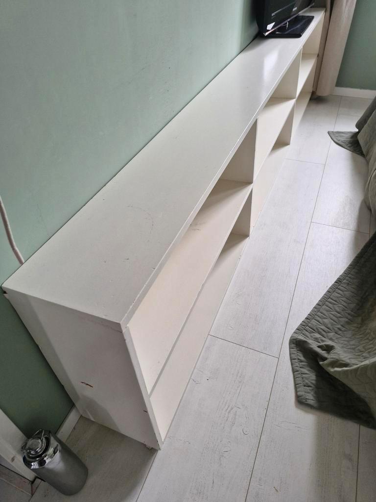 Witte vakkenkast / dressoir - gratis af te halen