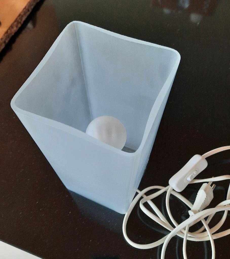 Melkglazen tafellamp IKEA (GRATIS)