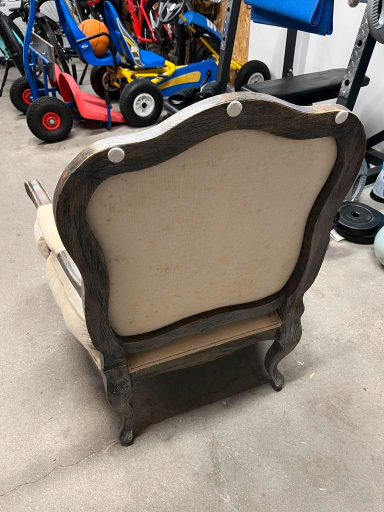 Leuk stoeltje met wat weer in bekleding