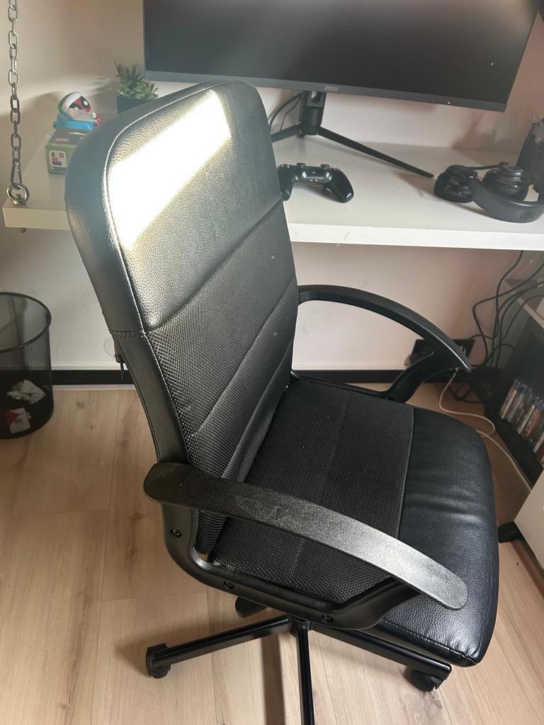 2 IKEA bureaustoelen - nette staat