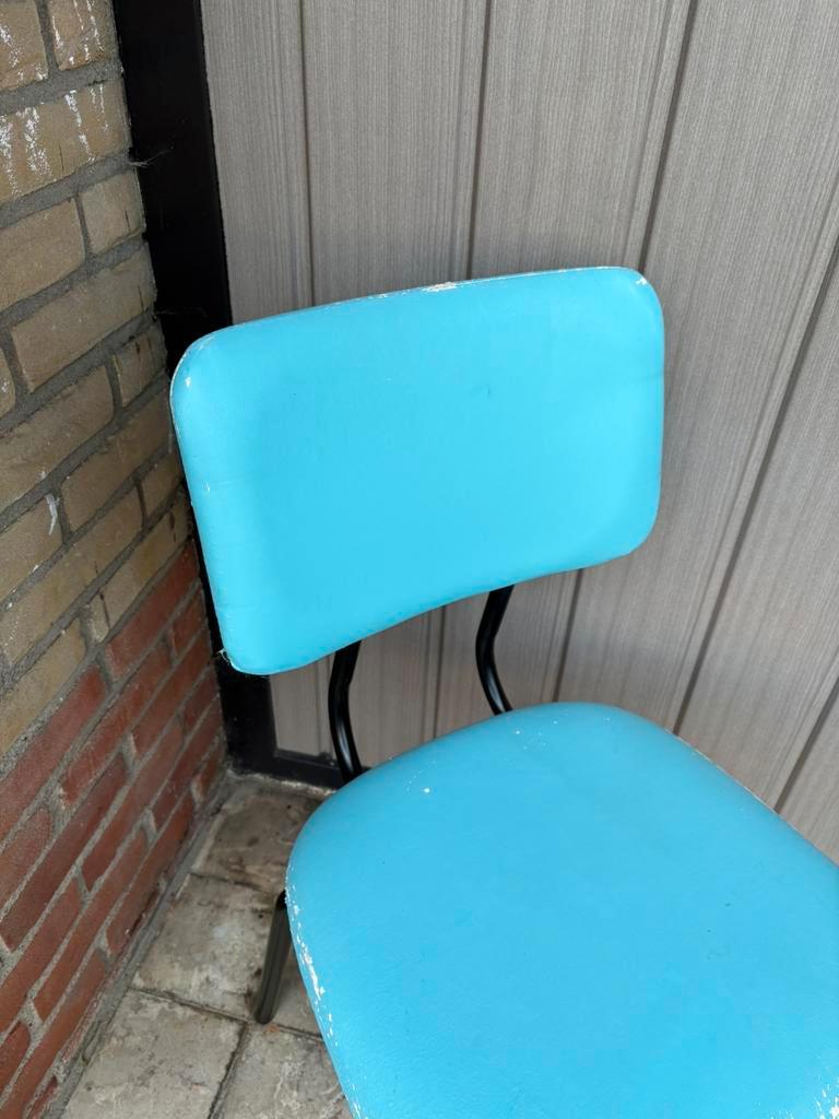 Stoel blauw gratis!