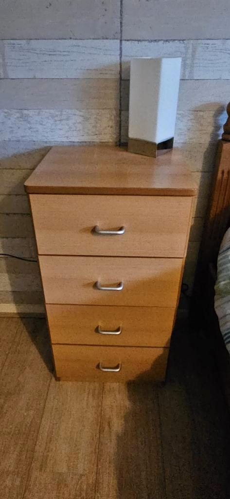 Gratis bedframe met kastjes 7/8 feb ophalen