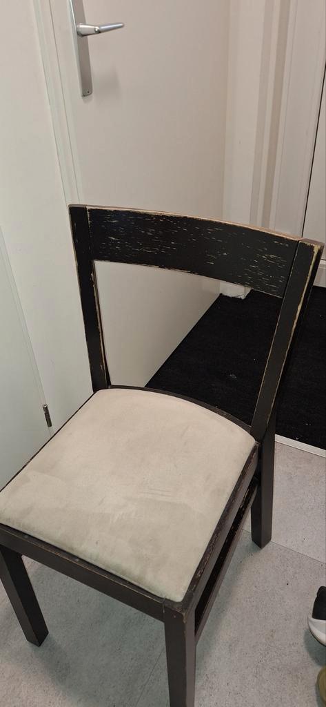 Gratis 3 Eetkamerstoelen - Opknapper