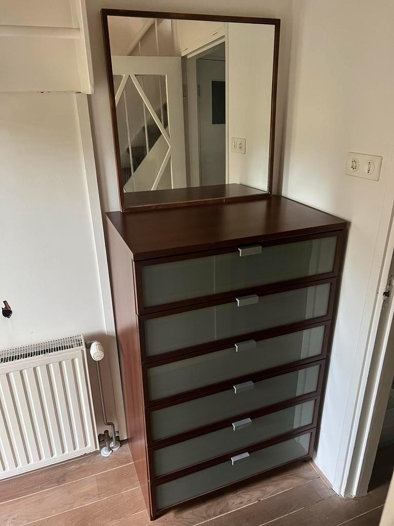 IKEA 2-persoonsbed, lattenbodem, nachtkastjes & ladekast