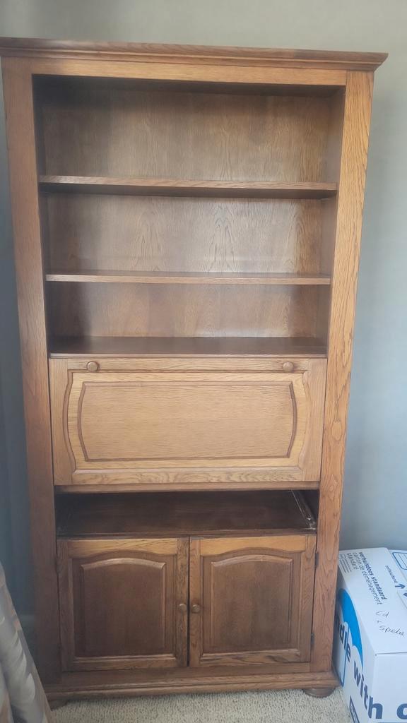 Gratis boekenkast/secretaire - 183x90.5 cm