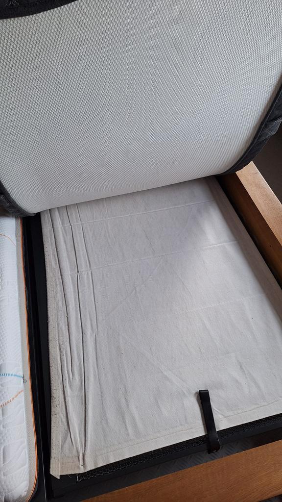 Gratis tweepersoonsbed met matrassen - ophalen vanaf 8 feb