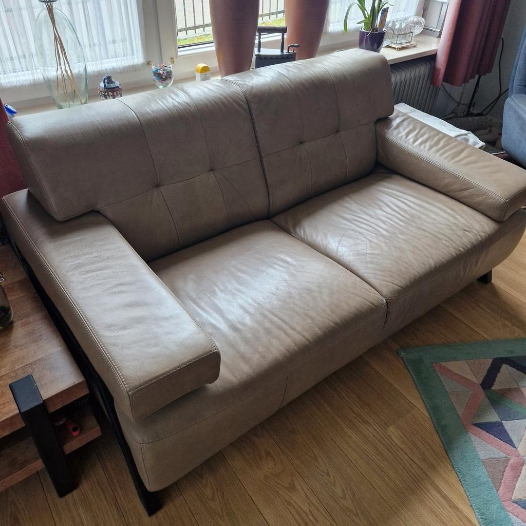 2 en 3 zits bank. De kleur komt overeen met de foto''s