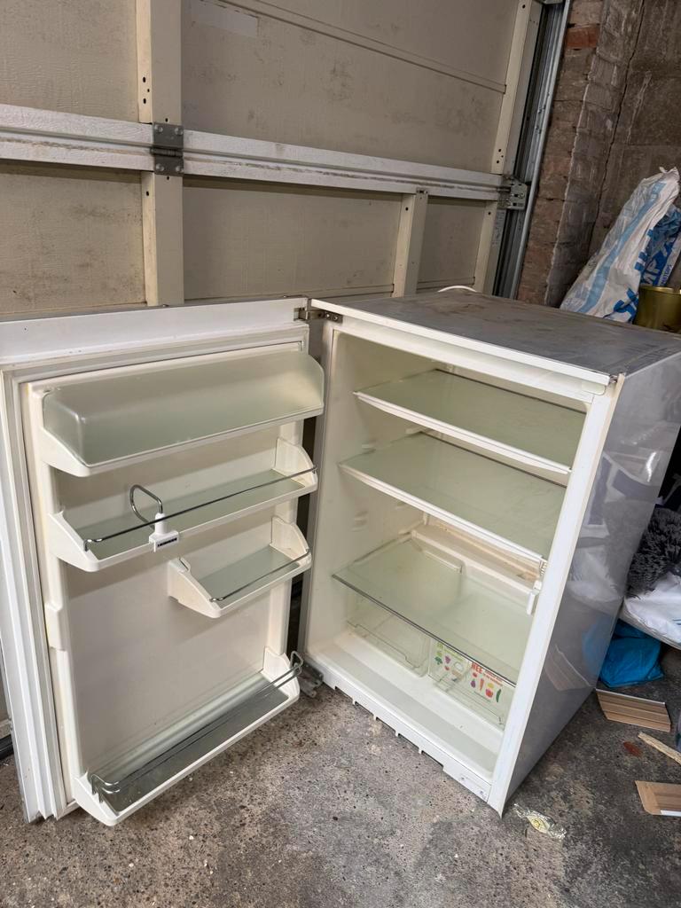 Inbouw Koelkast - Werkt Prima! (89x59x56cm)