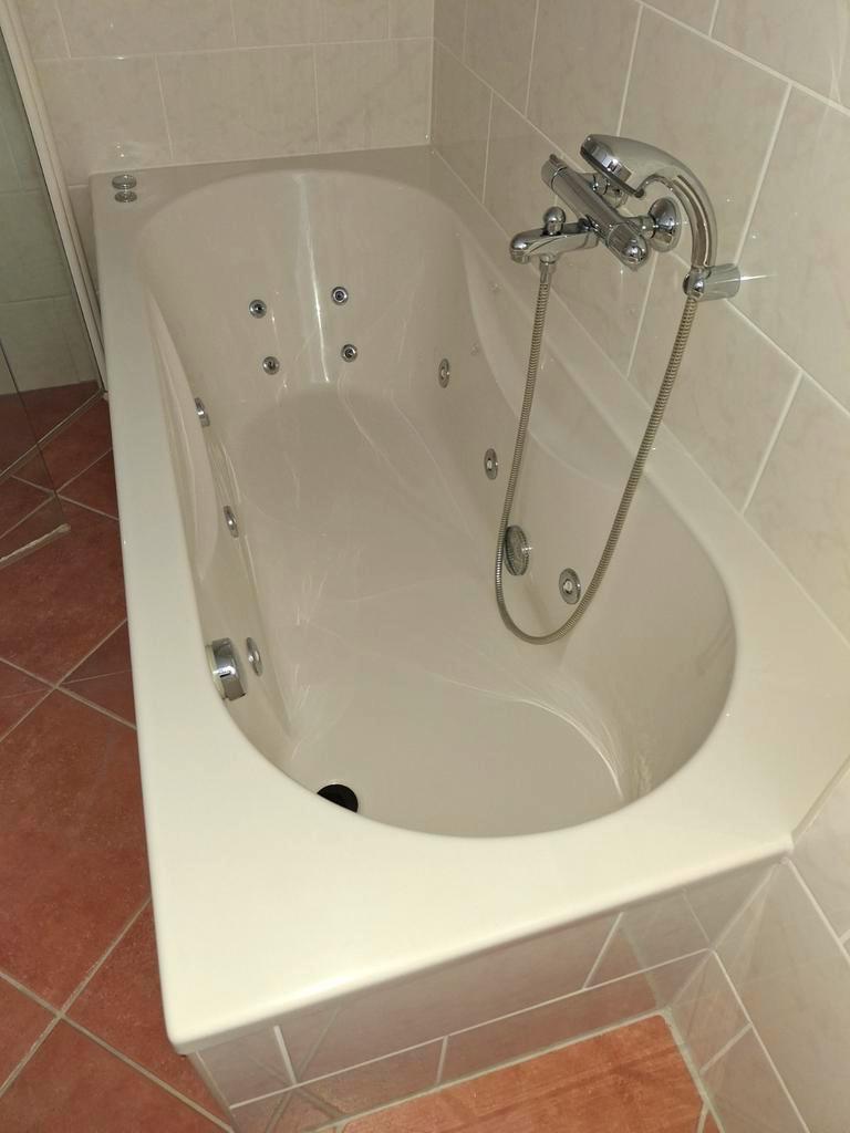 Bubbelbad  180x80 cm gratis