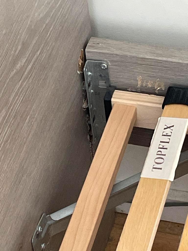 Grijs 140x200 bed met lattenbodems - gratis af te halen