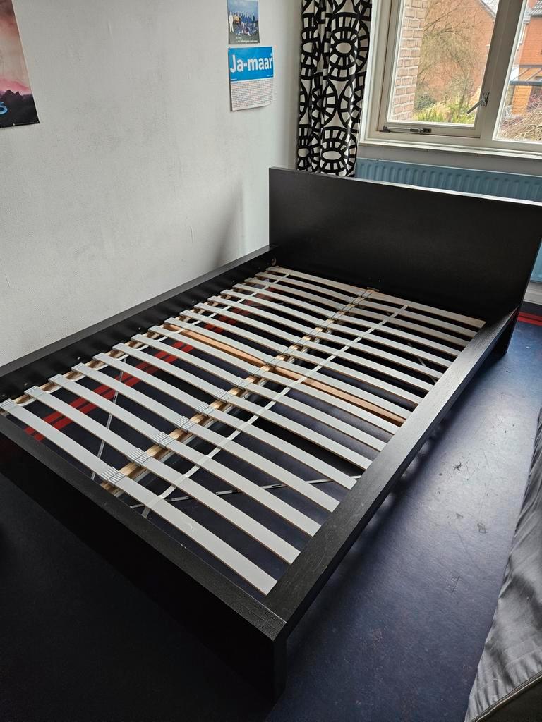 Tweepersoonsbed 140x200 - Gratis af te halen