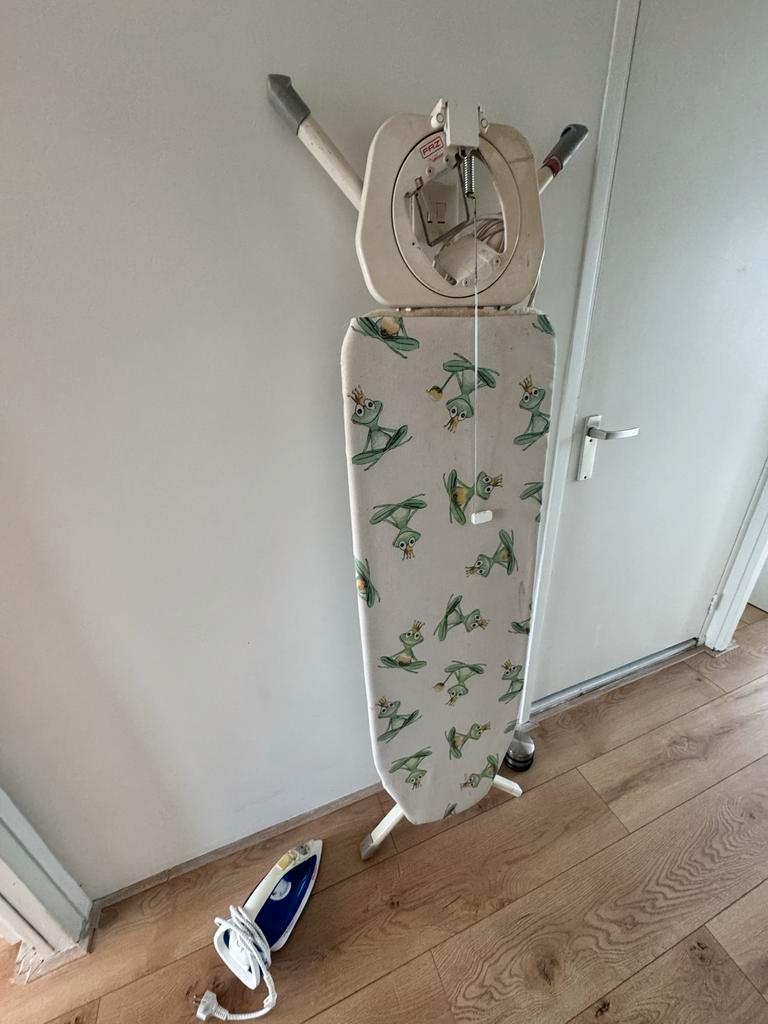 GRATIS! Strijkplank met Strijkijzer - Complete Set