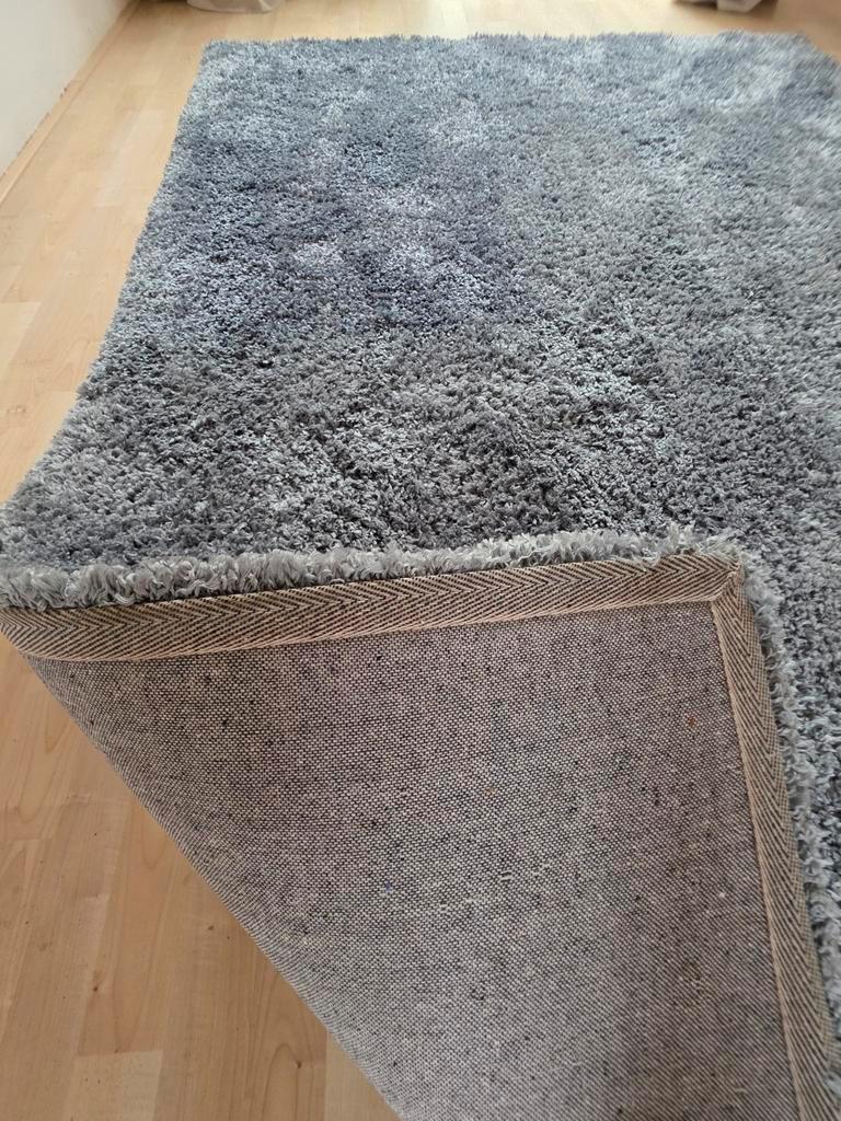 Gratis: mooi vloerkleed,  4 jaar oud