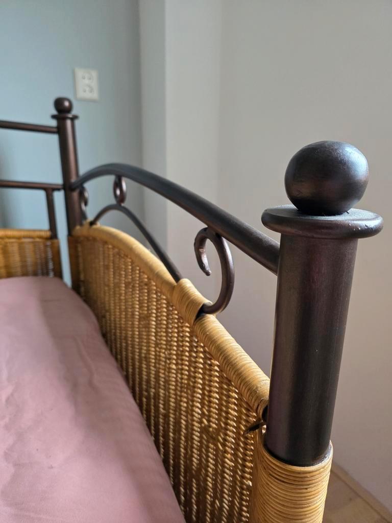 Metalen bed met riet - Gratis af te halen!