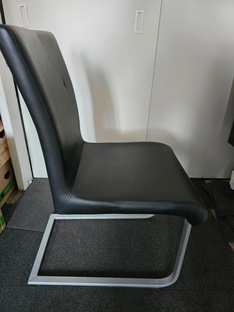 4 Stoelen - Gebruikt, Zelf Schoonmaken