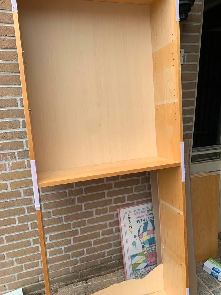 Robuuste boekenkast - gratis af te halen!