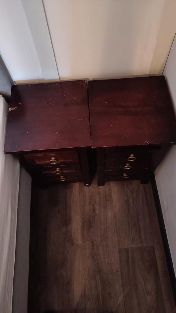 2x Gratis Nachtkastjes