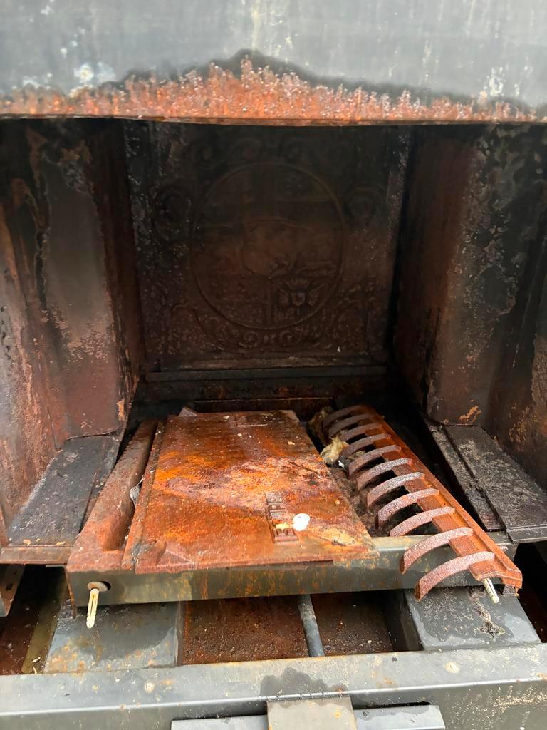 Openhaard oud ijzer. Gratis meenemen