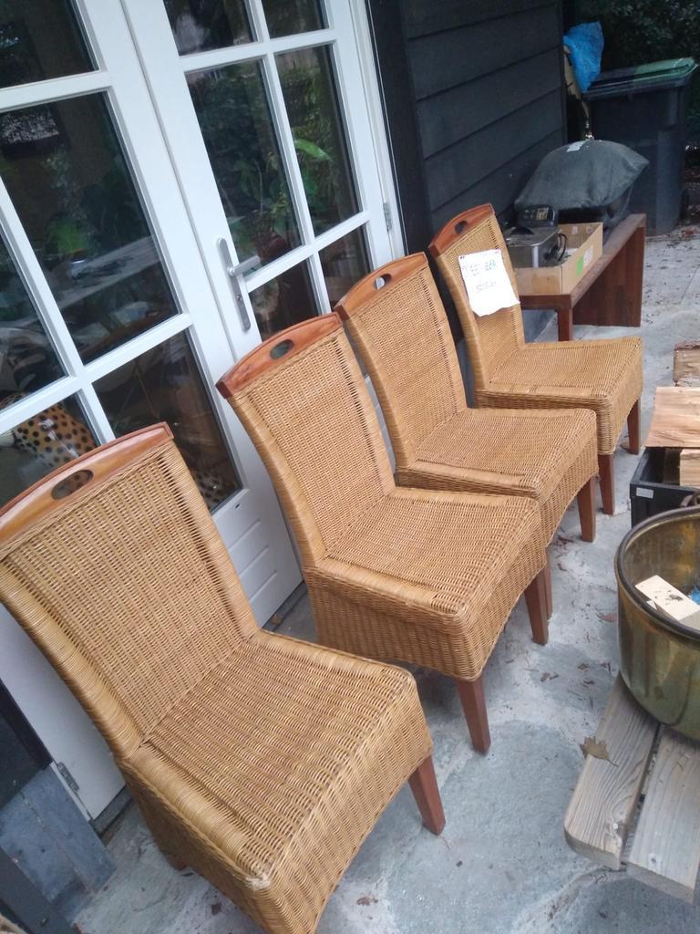 4 rieten stoelen in goede staat