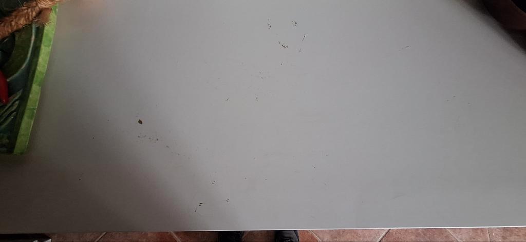 Gratis 2 hoge kasten en een ladenkast