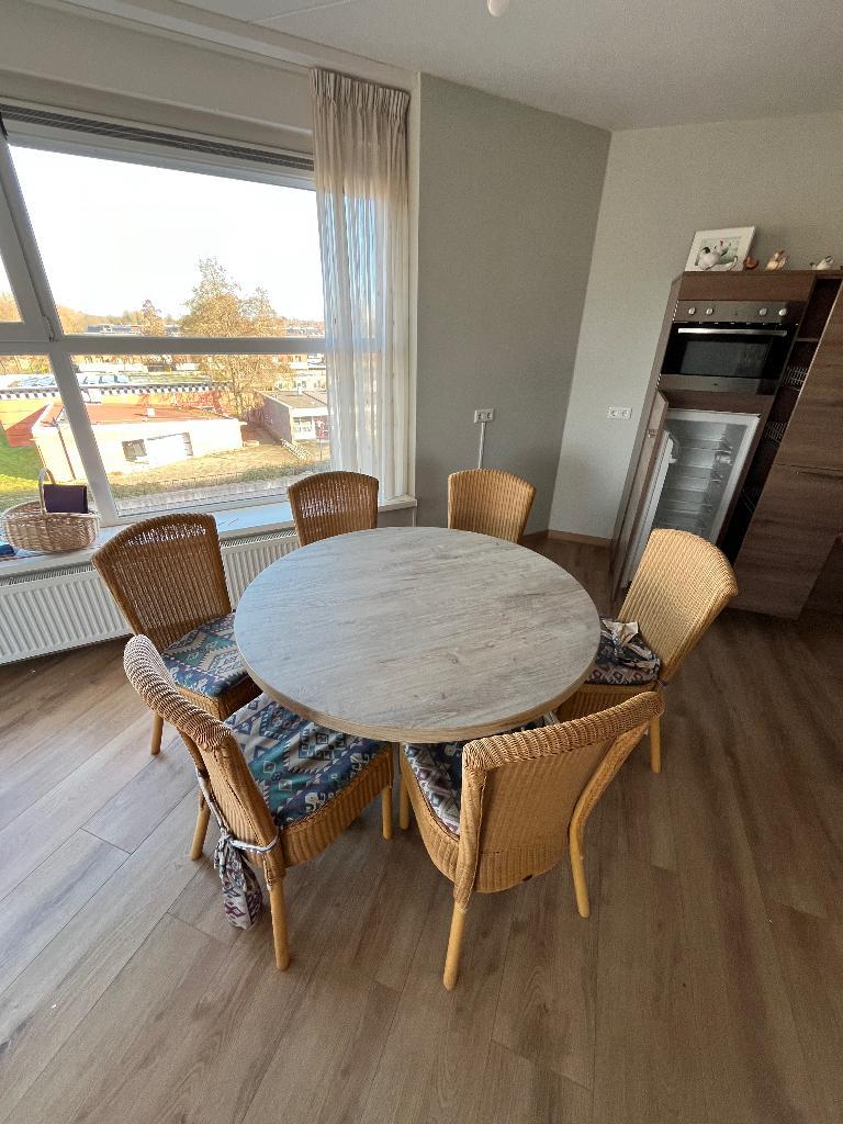 6 stoelen (geen tafel!)