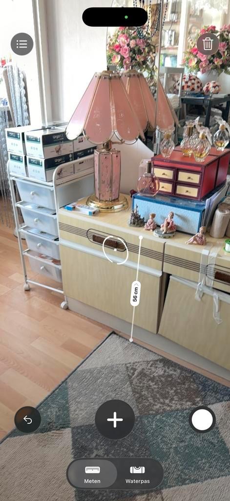 GRATIS Kledingkast, en nachtkast meer dan 60 jaar oud