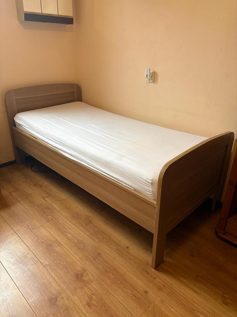 Bed zonder matras