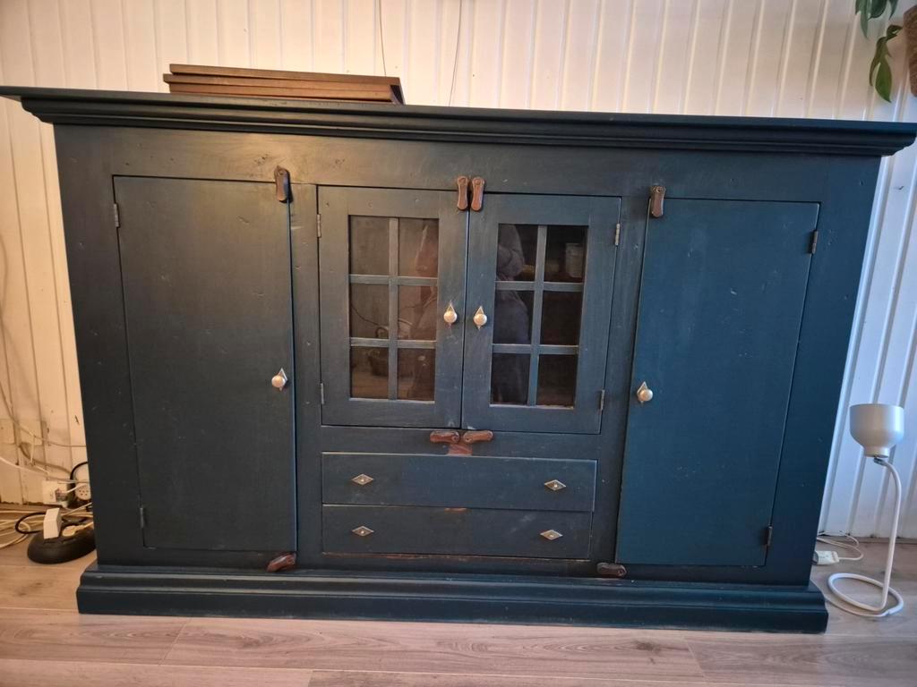 Gratis mooie antieke kast