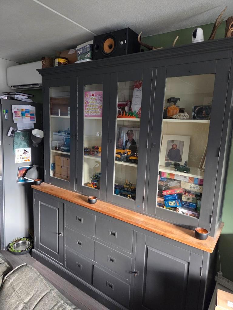 GERESERVEERD Buffetkast zsm ophalen