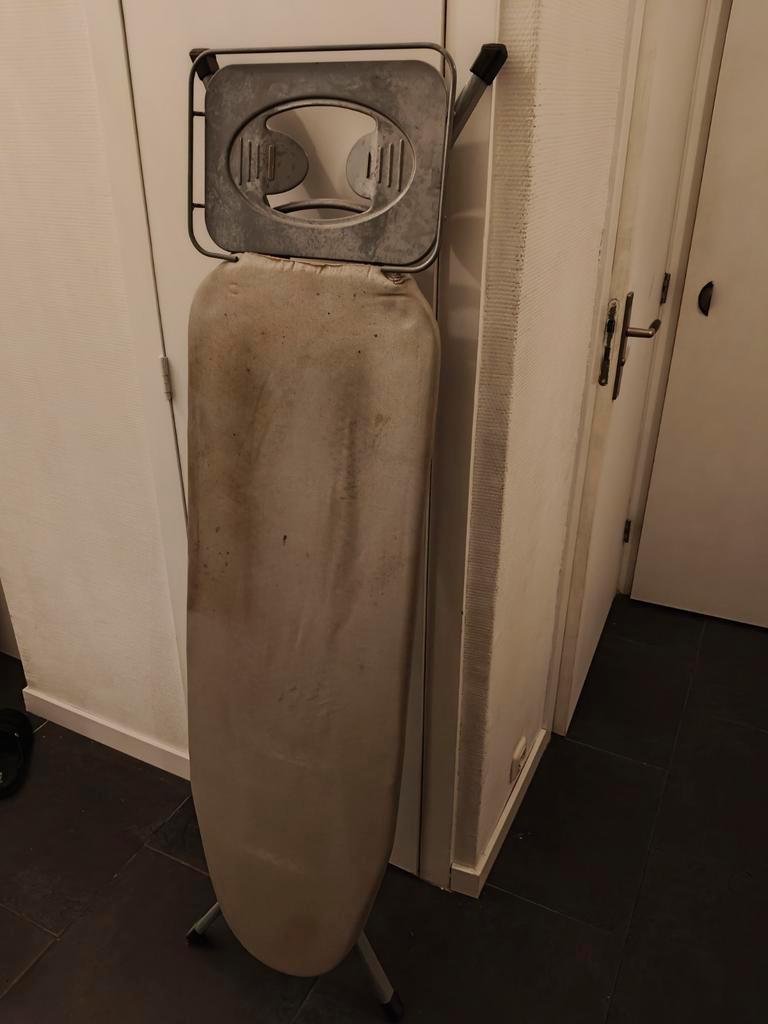 Strijkplank - Gebruikt maar functioneel