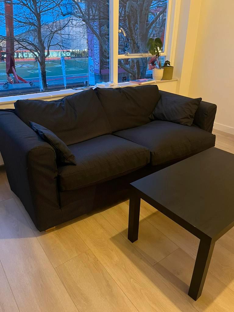 FREE (GRATIS) couch + coffee table - Pickup by Wednesday!