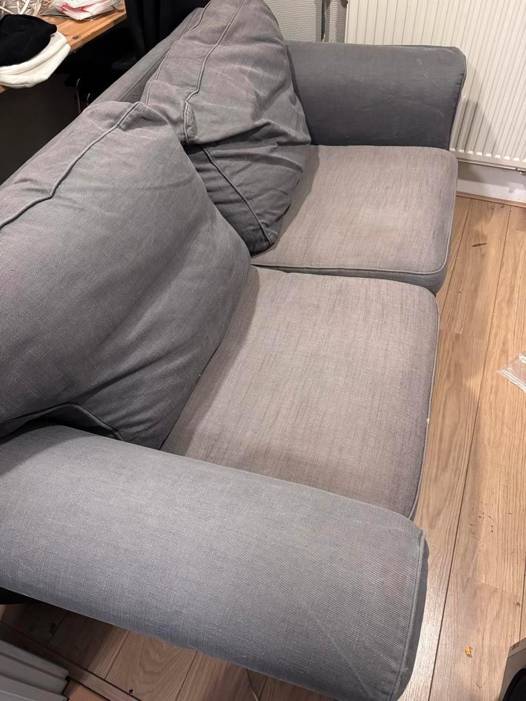 Gratis 2 persoons bank grijs