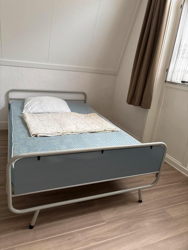 Vintage bed gratis