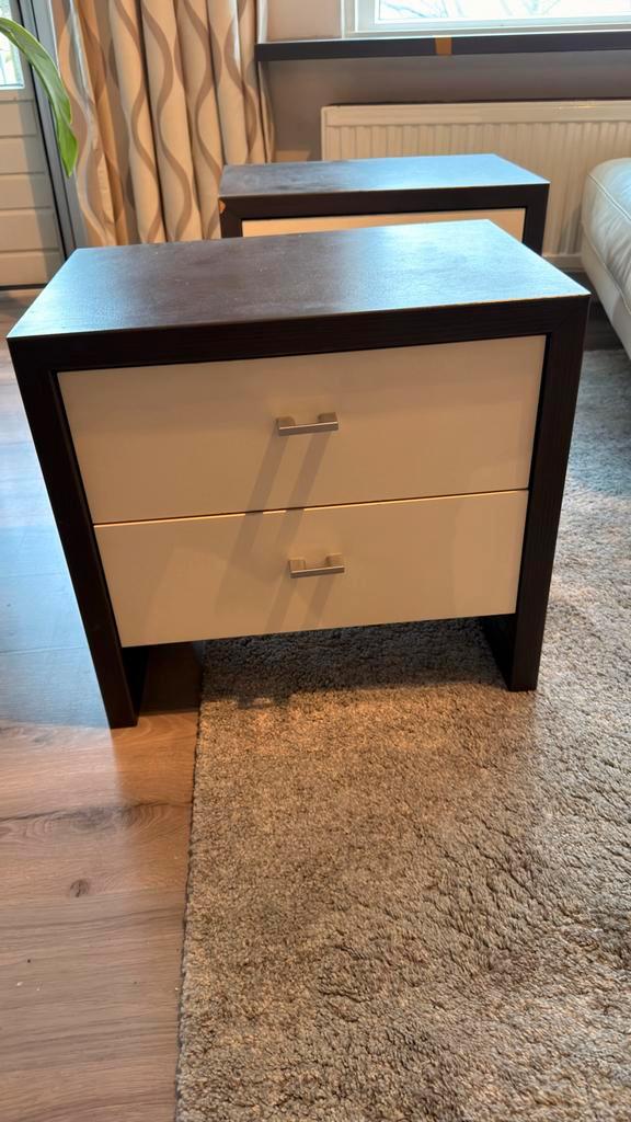 2 Nachtkastjes Wengé met Gebroken Wit