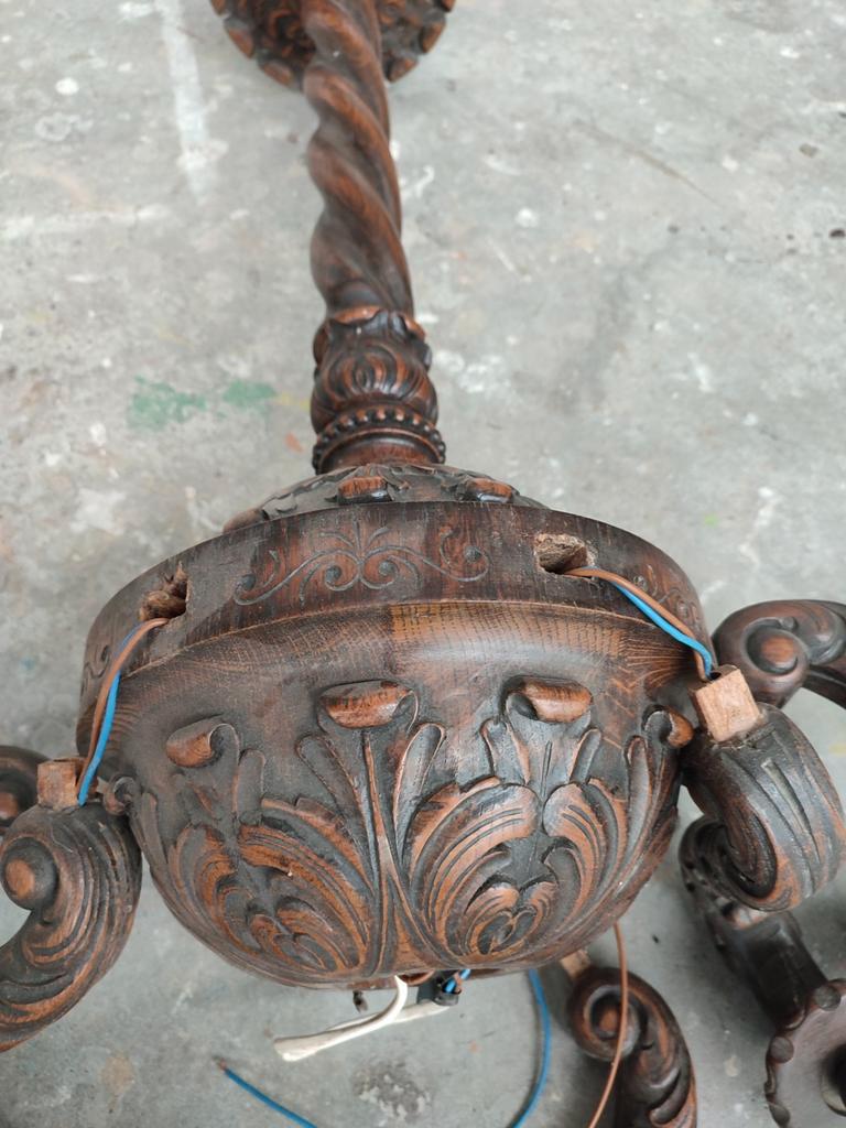 Antieke houten hanglamp