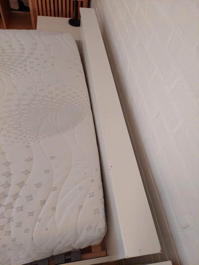 Gratis bed en matras 140cm