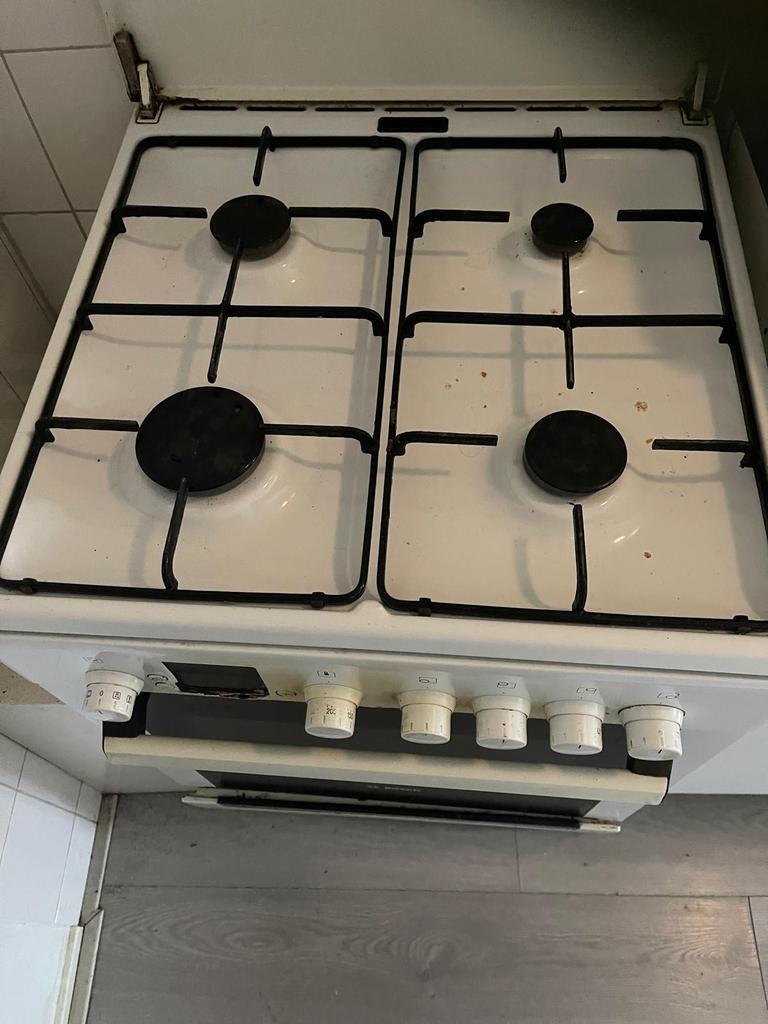 Gratis Bosch fornuis - Gebruikt, maar functioneert