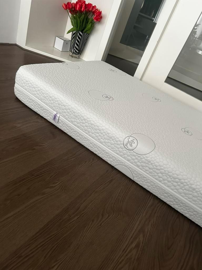 Eenpersoonsmatras traagschuim, zo goed als nieuw!